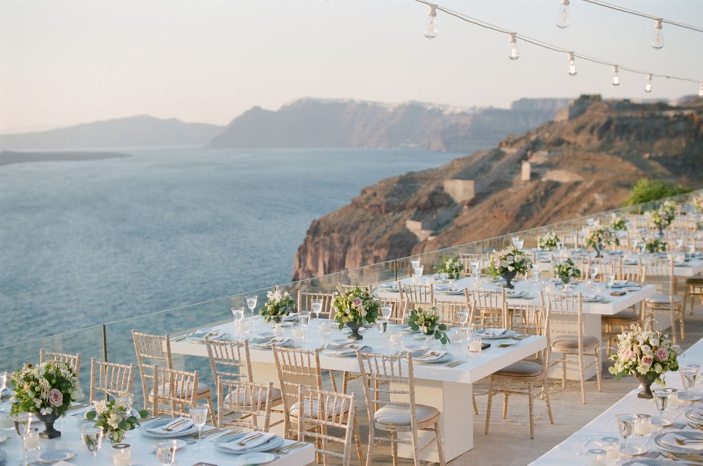 Elegant wedding flower decoration in Greece