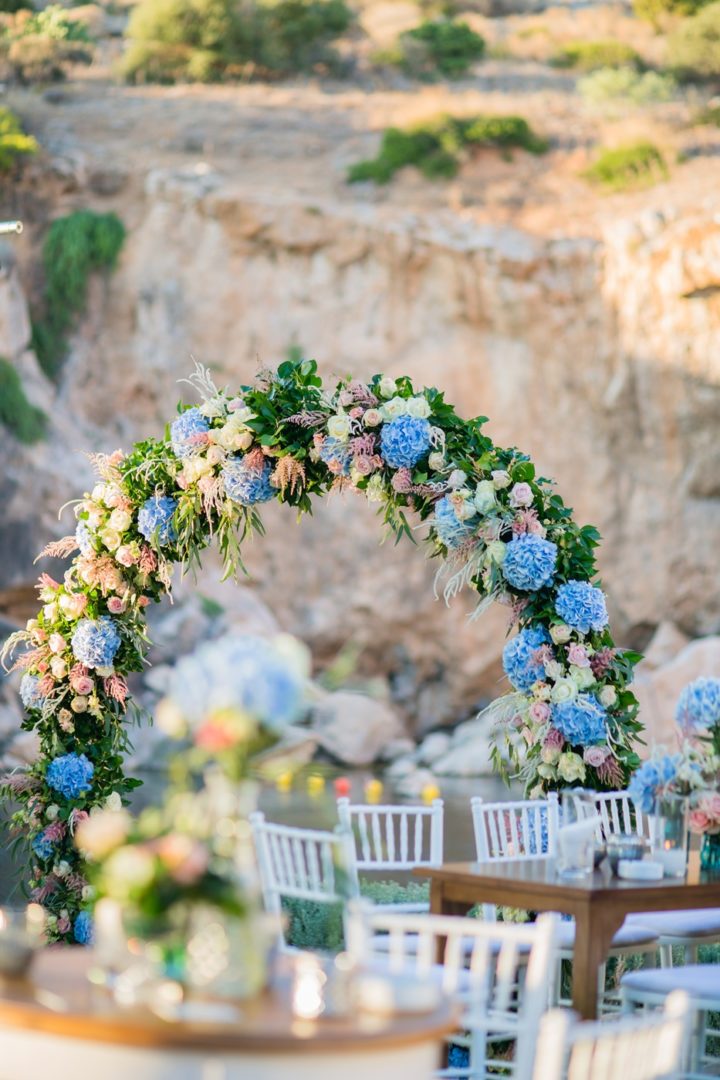 Blue hydrangeas wedding decoration